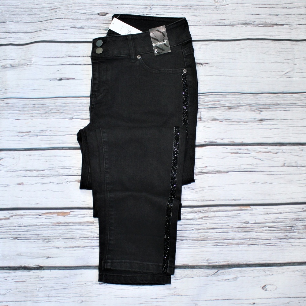 NWT NY&CO BLACK BOYFRIEND JEANS with BLING TUXEDO STRIPE